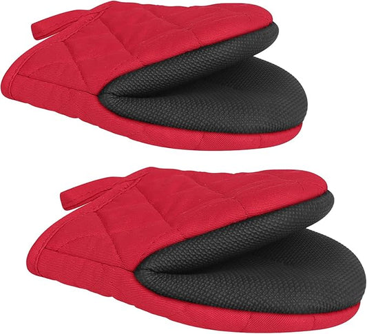1 Pair Short Oven Mitts - Silicone Kitchen Oven Gloves High Heat Resistant 500℉, Mini Oven Mits with Non-Slip Grip Surfaces and Hanging Loop for BBQ, Baking, Cooking and Grilling (Red)